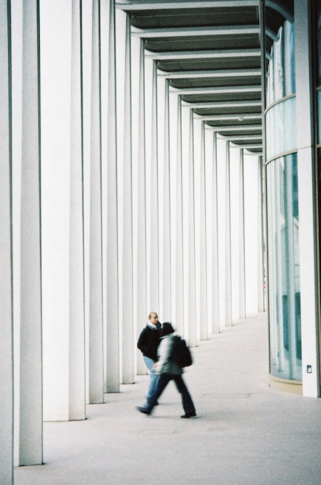 Exemple du film OptiColour avec une photo d'architecture dans Bruxelles