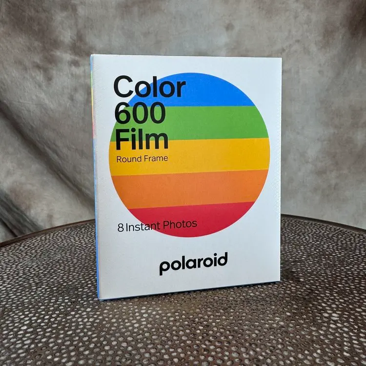 Polaroid Originals 600 Round Instant Color Film - White