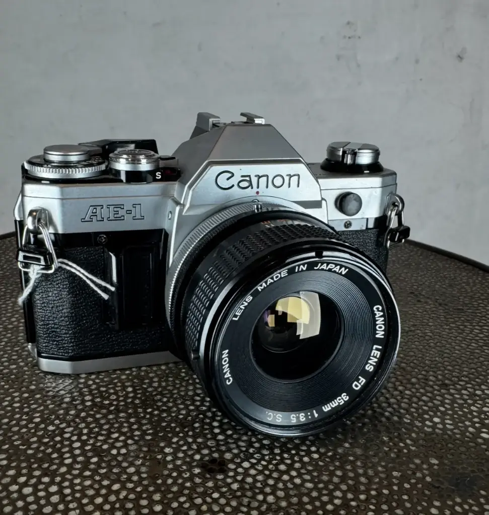 Canon AE-1 + 35mm f/3.5 S.C.
