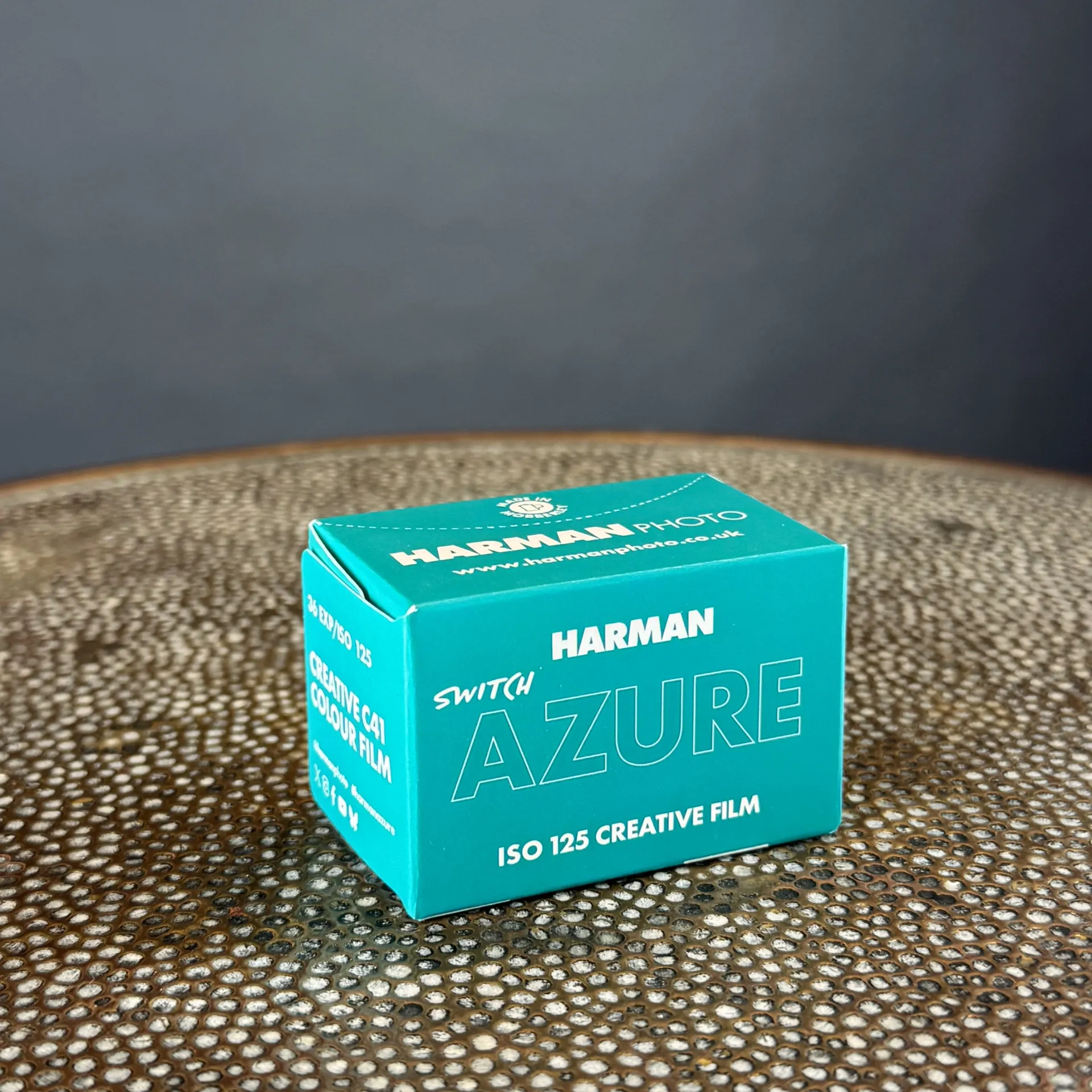 Harman switch Azure 135 - 36 exp - ISO 125 creative film