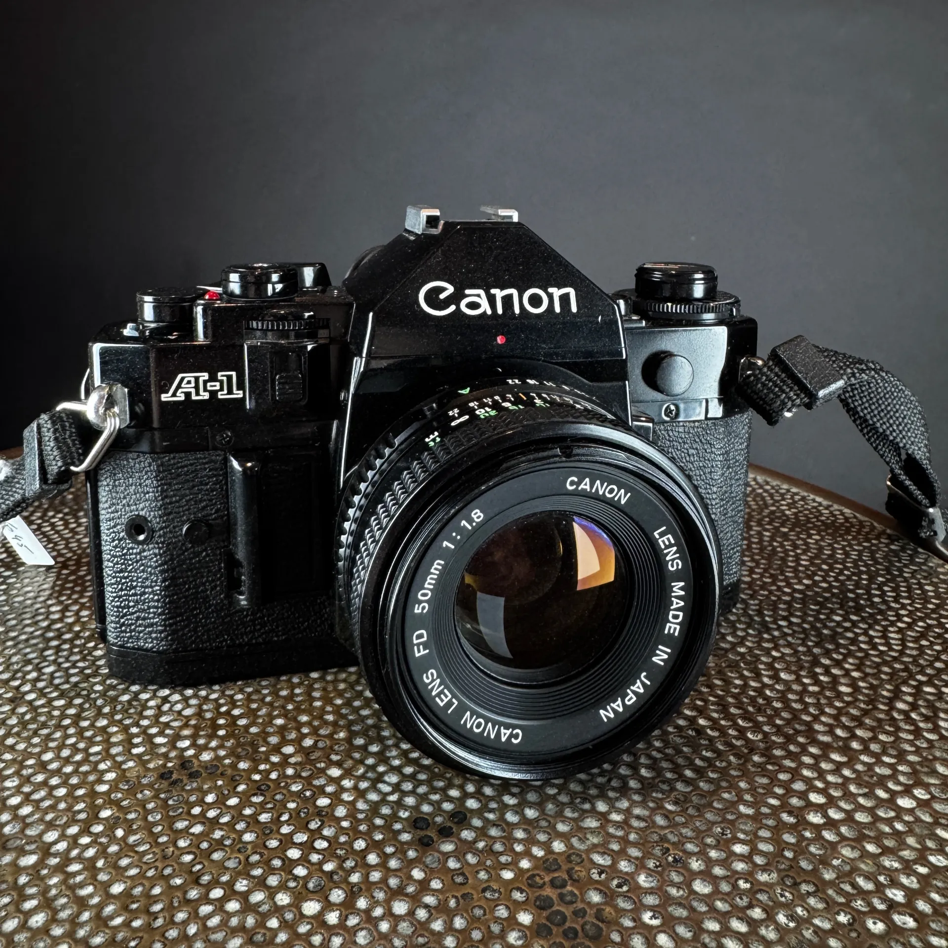 Canon A-1 black + 50mm 1.8